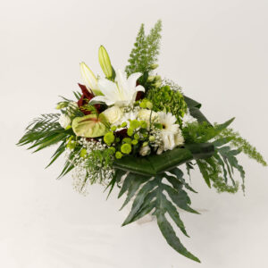 Ramo de flores variadas, blanco con Anthurium “Armonía “